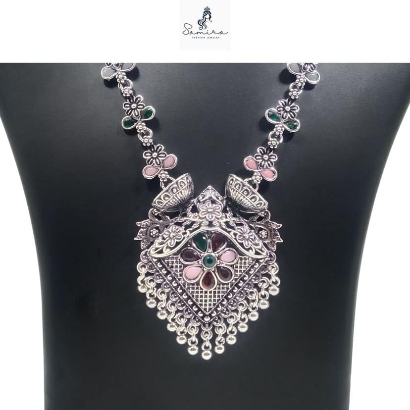 SAMIRA Luxury Handcrafted Necklace Jewellery Set with Ear Rings Oxidized Diamond Pendant view 3