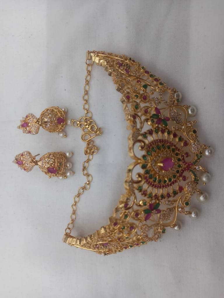 Stunning Gold-Plated Kundan and Pearl Choker Necklace Set with Earrings