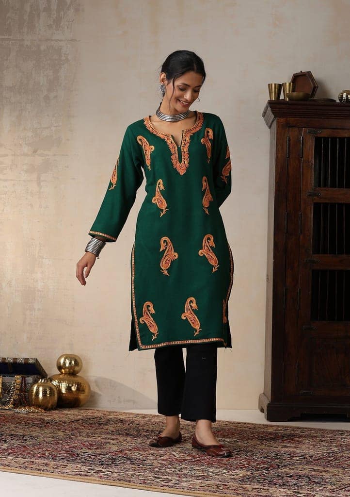 HOC Crafts Aari Embroidered Woollen Solid Women's Long Kurta - Green view 5