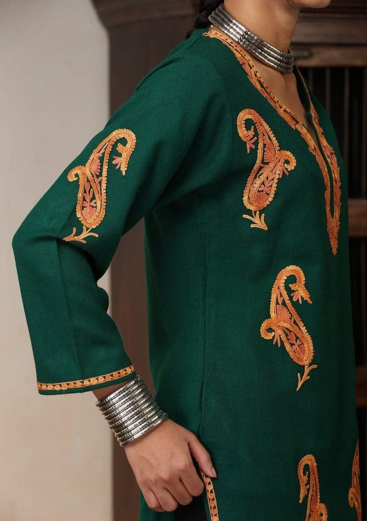 HOC Crafts Aari Embroidered Woollen Solid Women's Long Kurta - Green view 8