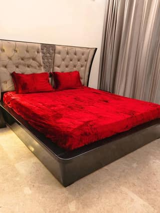 Velvet Warm Winter Solid Flannel Elastic Fitted Bedsheet by Shoogloo