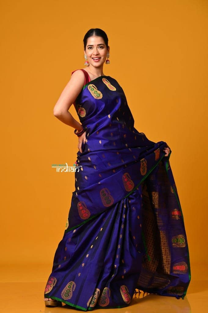 Param Sundari ~ Gadwal Pure Silk Handloom Saree in Royal Blue with Sleek Border view 3