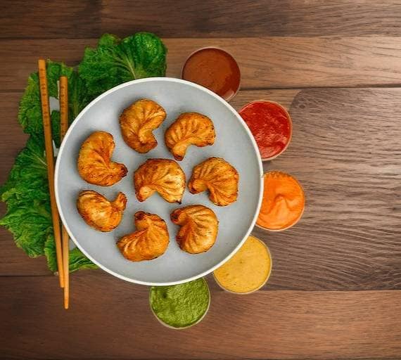 Fried paneer momos