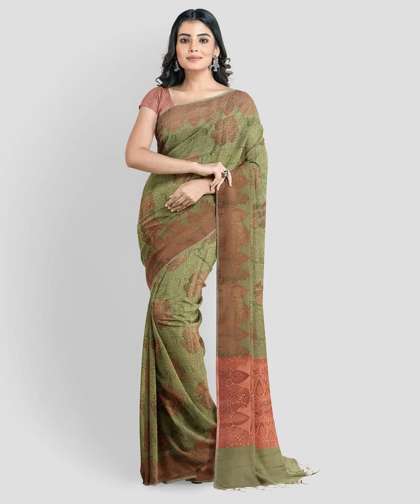 Pickle Green Color Soft Silk Saree With Unstitched Blouse view 2