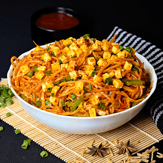 Paneer schezwan noodles