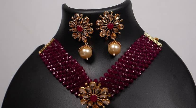 SONCHIRAIYA AP MEPMA RED STEPS CHAIN WITH PENDENT view 3