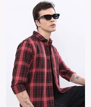 Highlander Cotton Blend Slim Fit Checks Full Sleeves Men's Casual Shirt - Maroon ( Pack of 1 )