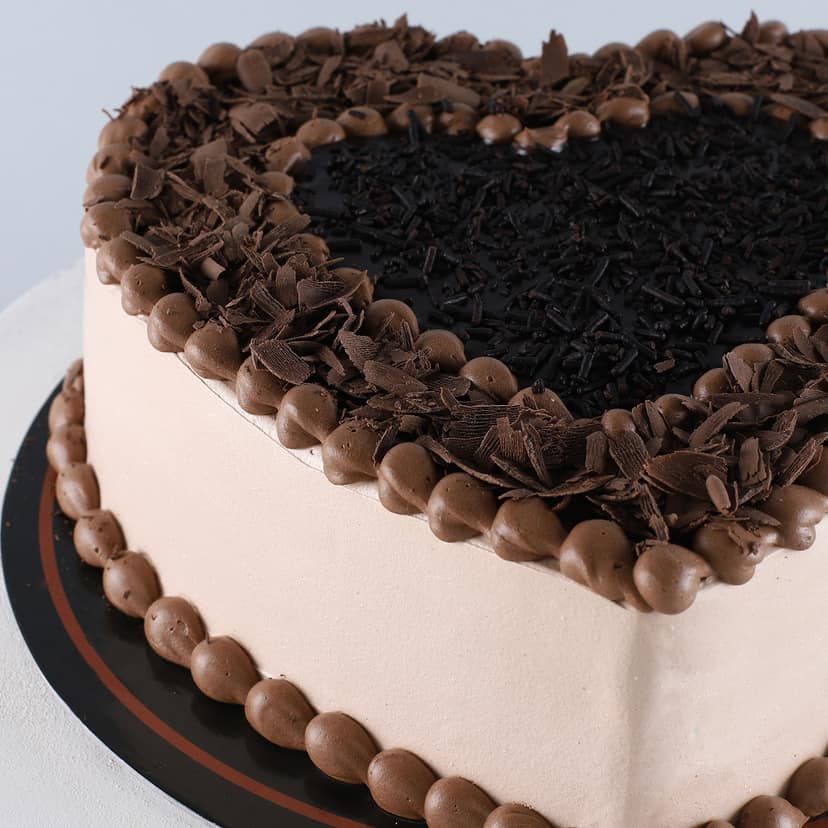Delicious Heart Shaped Chocolate Cake Half Kg view 4