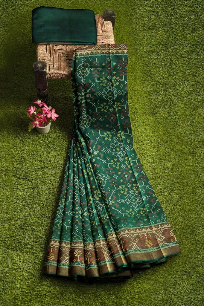 Garvi Gurjari (A Gujarat Govt Enterprise Women Green Shaded Handloom Single Ikat Silk Patola Saree (GGCSIKS113) view 5