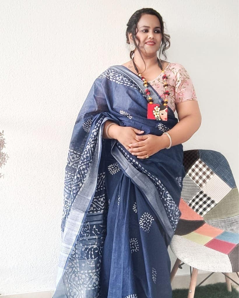 Slub Linen Batik Print Saree Ink Blue Color with running blouse-3022 view 6