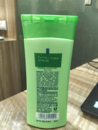 Vaseline Aloe Fresh Moisturizing Lotion | Hydrating Aloe Vera Lotion for Skin Nourishment