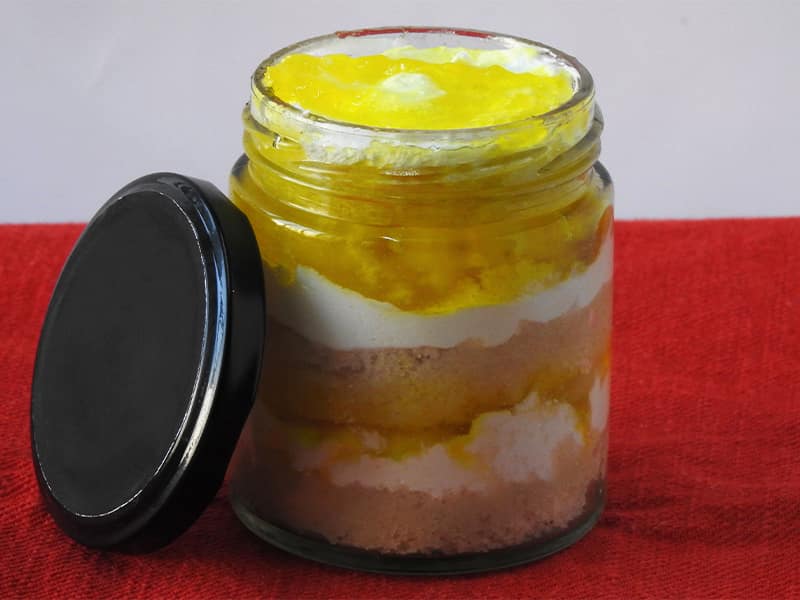 Pineapple jar cake