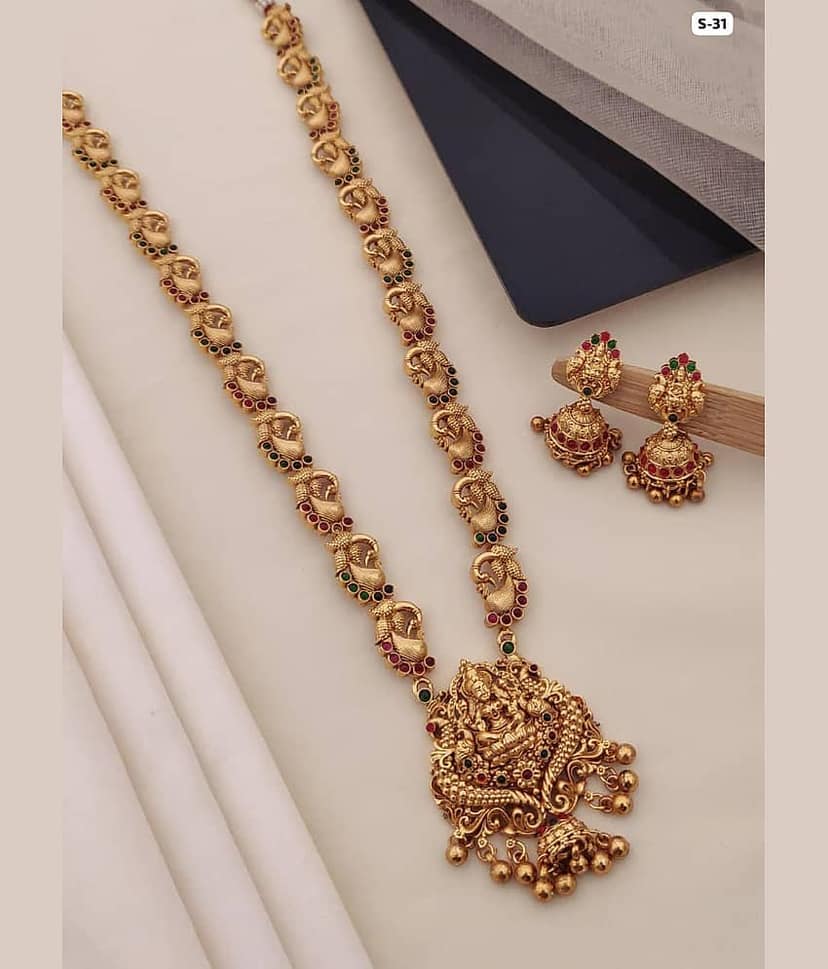 Shivay Fashion Golden Alloy Necklace Set ( Pack of 1 )