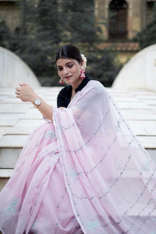 Shwet Pink grey blue Kota Cotton Chikankari Saree view 4