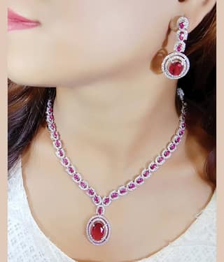 Ladymania Green Alloy Necklace Set ( Pack of 1 )