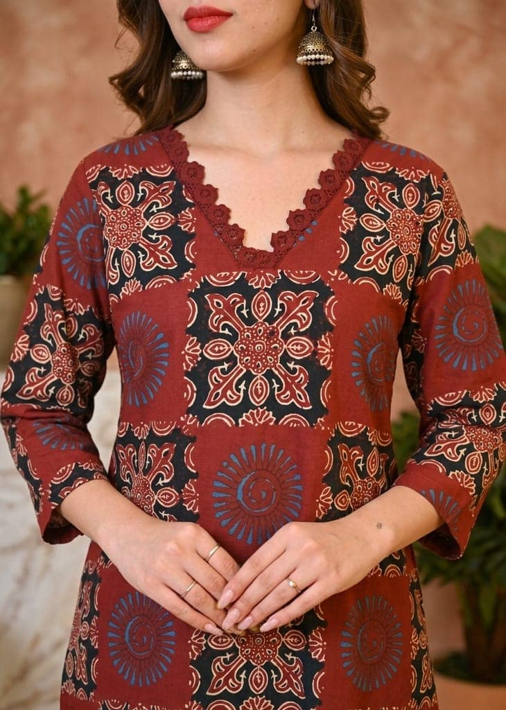 Women's Maroon Kalamkari Print Cotton Co-ord Set with Lace V-Neck