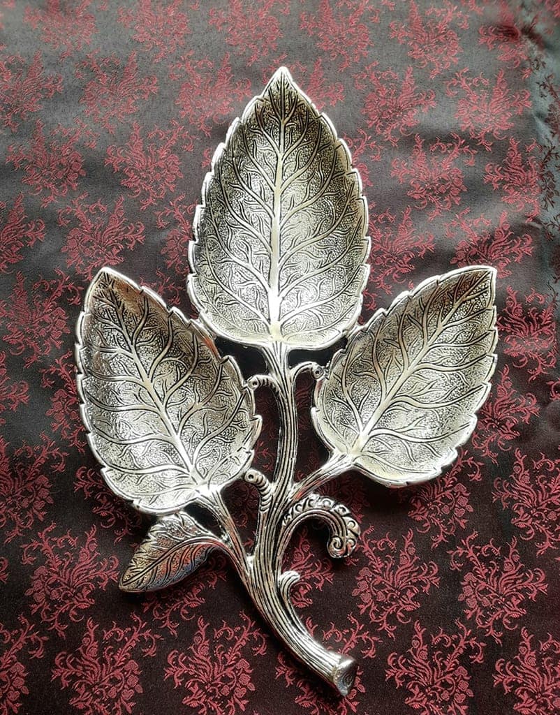 Hand Crafted Metal 3 Part Leaf Shape Tray Perfect for Home Centre Table Serving Dry Fruits platter-11 Inch (Silver)