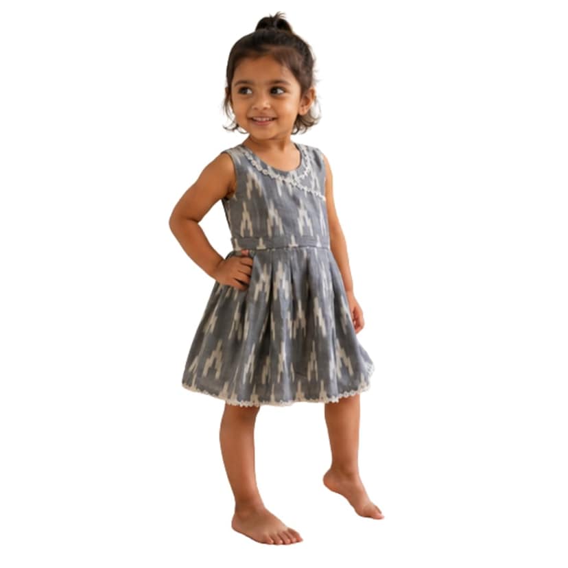 Mom and Me Baby Girls Muslin Cotton Frock | Soft Summer Dress with Cotton Lining Sleeveless Ikat Print Dress Back Zip & Tie-Up Belt Age 0–5 Years (in, Age, 2 Years, 3 Years, Regular, Gray)