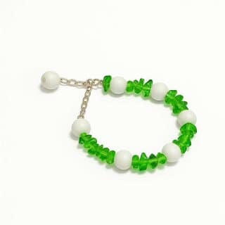 Techiefox Stylish Green Chip Beads White Round Plastic Beads Bracelet with Adjustable Chain