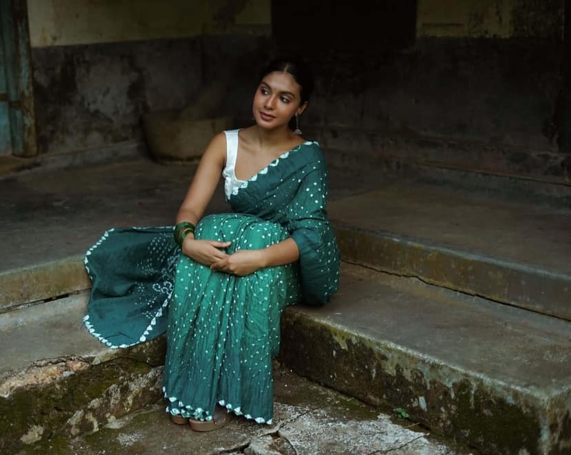 Boond - Bandhani green shaded Bandhani cotton saree view 3