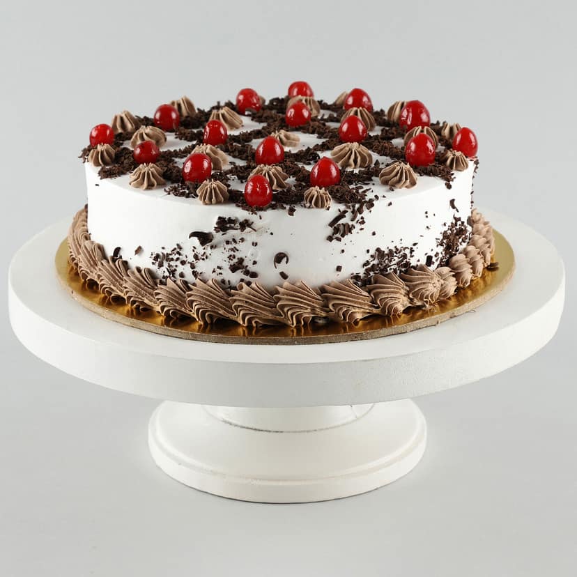 Zig Zag Black Forest Cake Half Kg view 3
