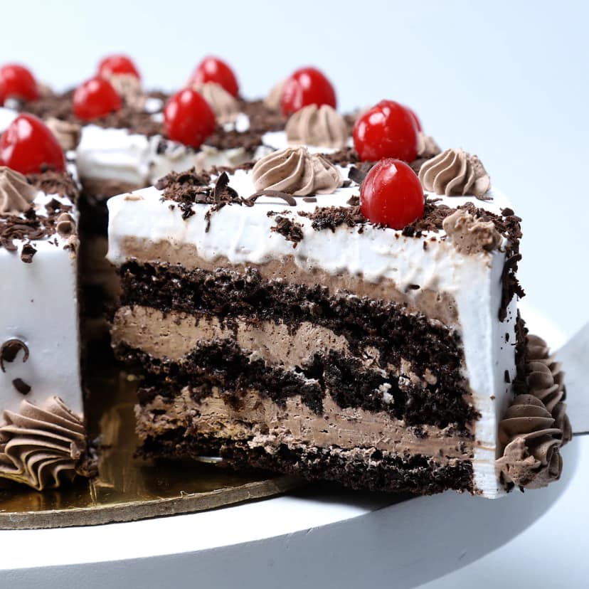 Zig Zag Black Forest Cake Half Kg view 5