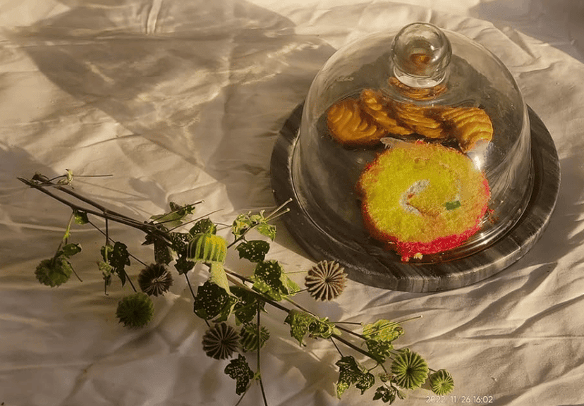 KIKI DECOR Marble Dome Dessert Platter with Glass Cover view 2