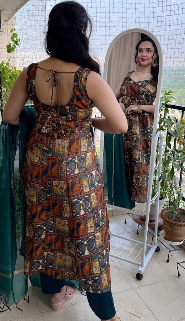 Emerald Green Multicolor Printed Sleeveless Kurta Set with Pants & Dupatta | Modern Ethnic For Women view 6