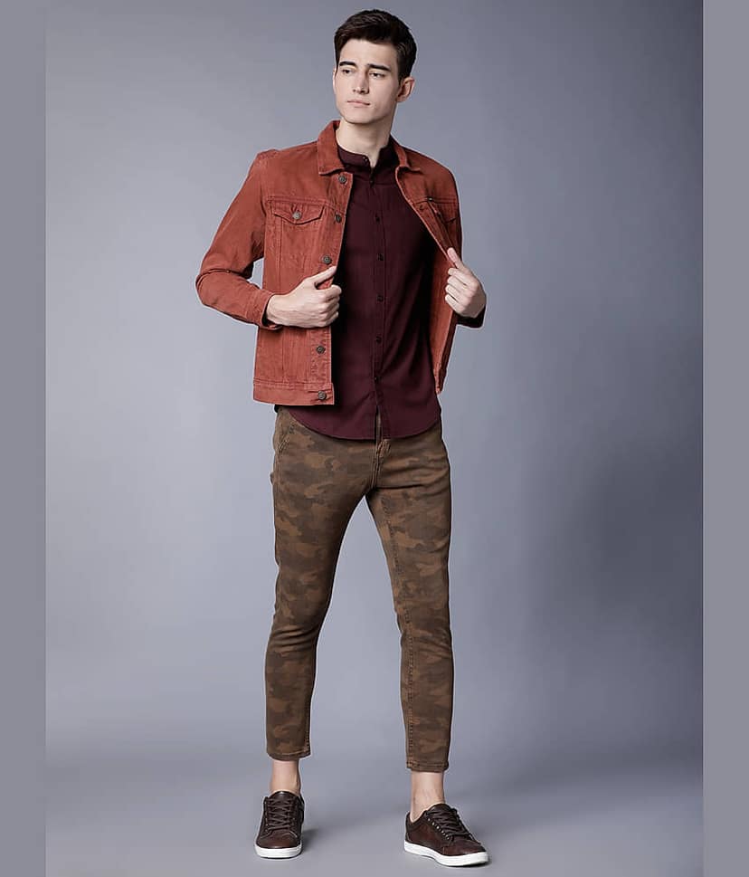 Highlander Cotton Blend Slim Fit Solids Full Sleeves Men's Casual Shirt - Maroon ( Pack of 1 ) view 2