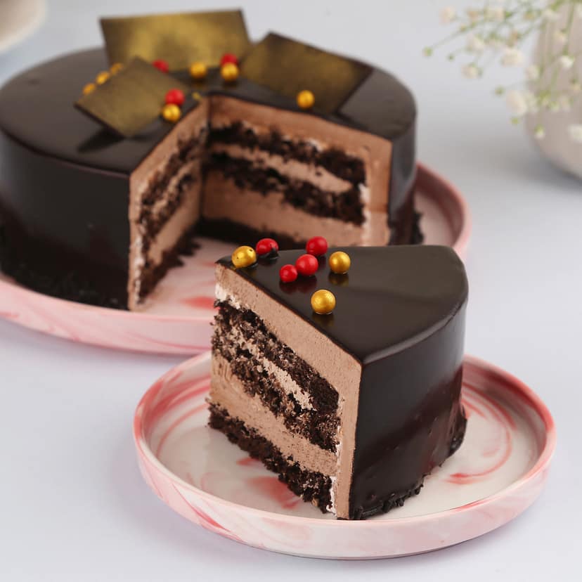 Yummy Truffle Cream Cake Half Kg view 3