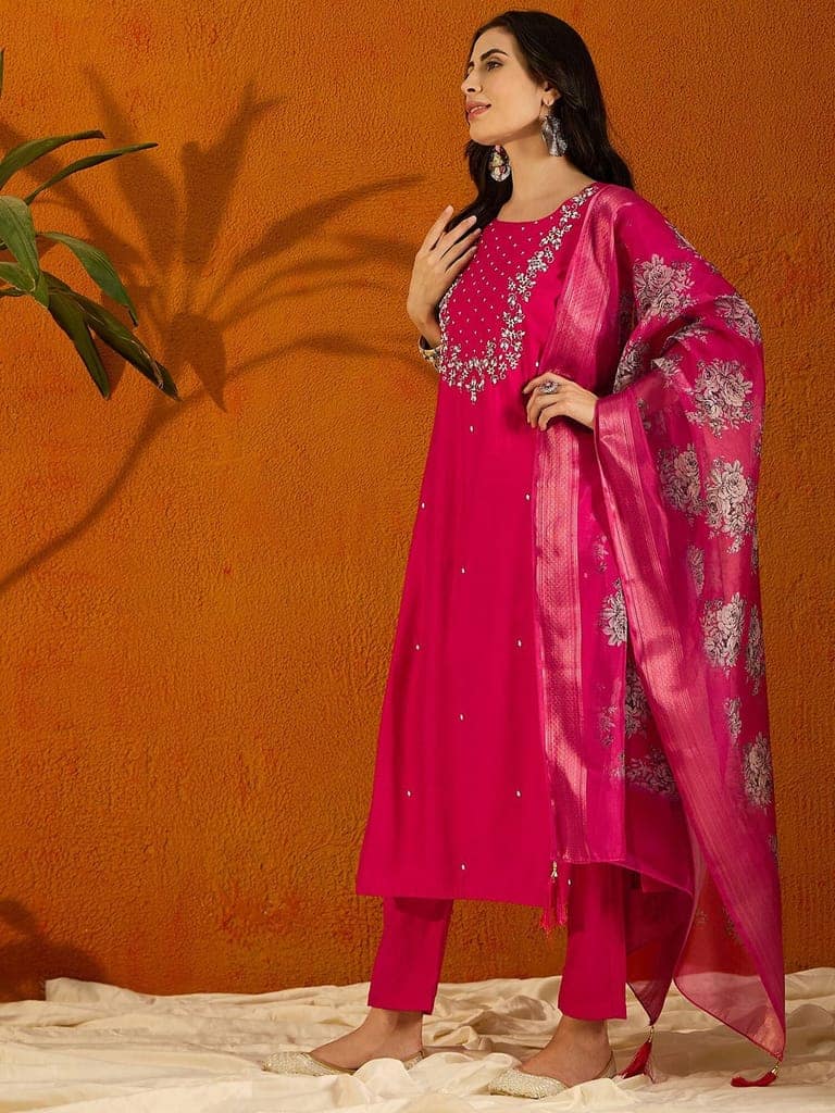 Women Embroidered Straight Kurta Set view 4