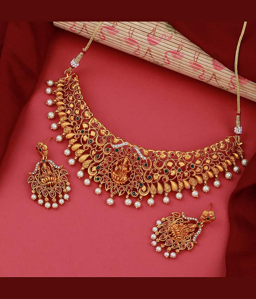 ShreejiHuf Alloy Golden Traditional Necklaces Set Choker