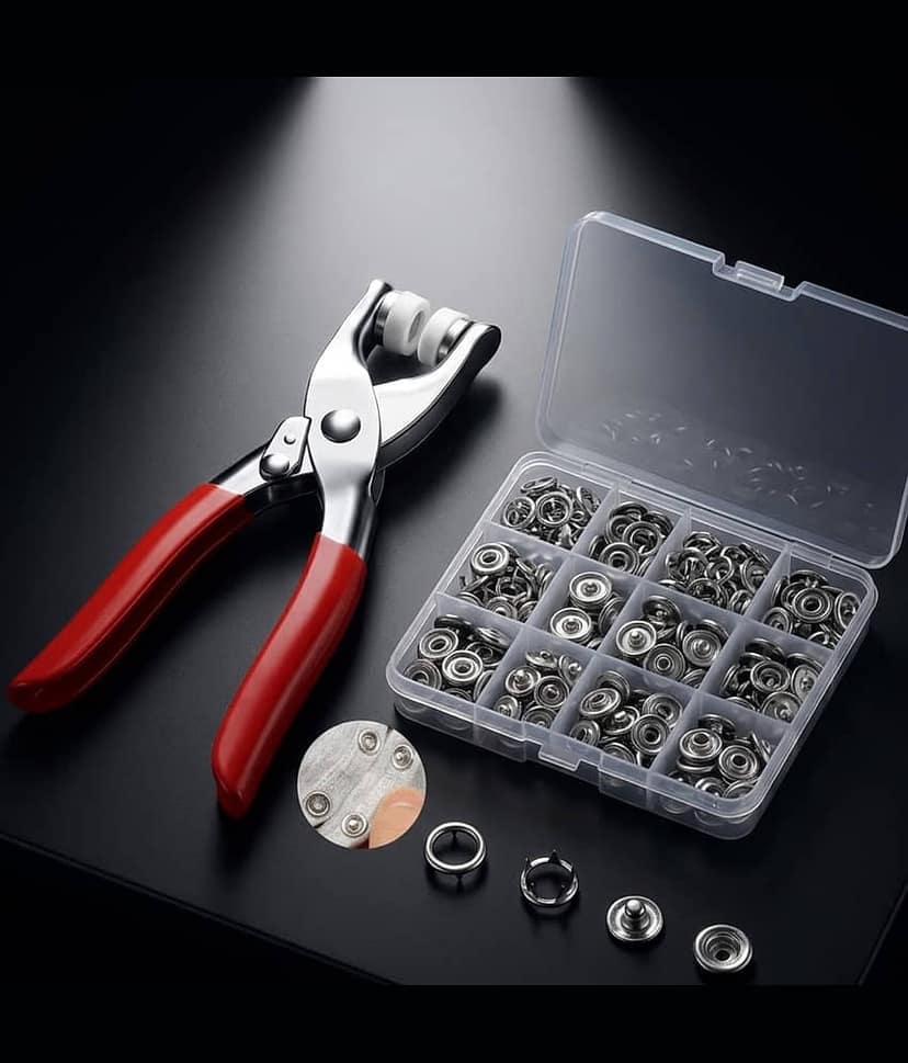 100pc Silver Button emergency button tool Thickened Snap Fasteners Kit Metal Five Claw Set with Hand Pressure Pliers Tool DIY Sewing Buttons Set for Clothing Sewing, Crafting (only Silver Button).