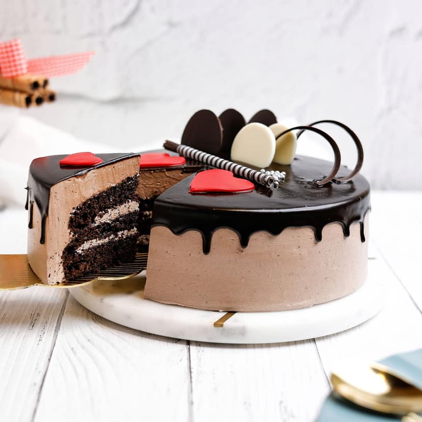 Red Hearts Chocolate Cake Half Kg view 3