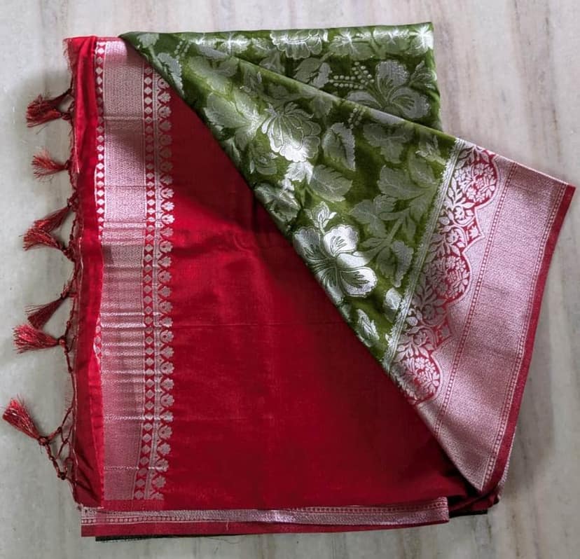 Green and Red Pure Handloom Kanchipuram Silk Saree view 2
