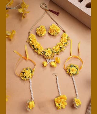 Sukkhi Yellow Alloy Necklace Set ( Pack of 1 )