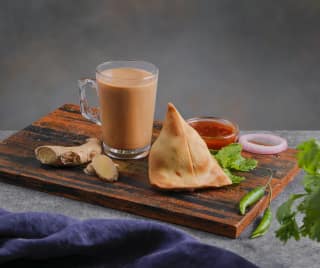 Ginger Chai + Punjabi Aloo Samosa (1 Pc)
