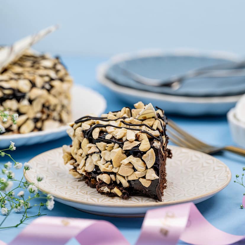 Crunchy Choco Cake Half Kg view 5