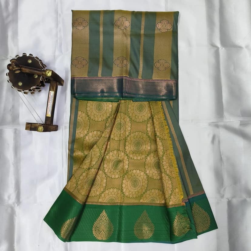 Silk Cotton Saree with Blouse view 3