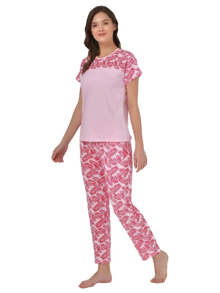 Klamotten Women's Baby Pink Allover Printed Top Pyjama Set N32Rb view 3