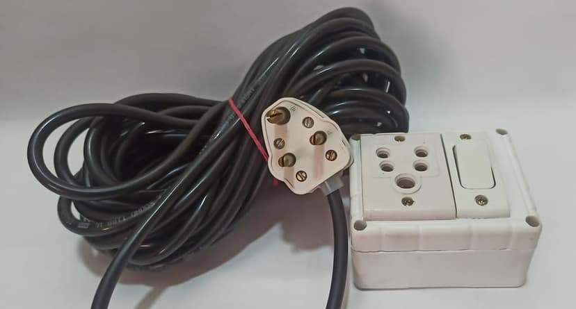 6A 1 Socket (5 Pin Socket) & 1 Switch Extension Box with 6A Plug & 30m Wire view 4