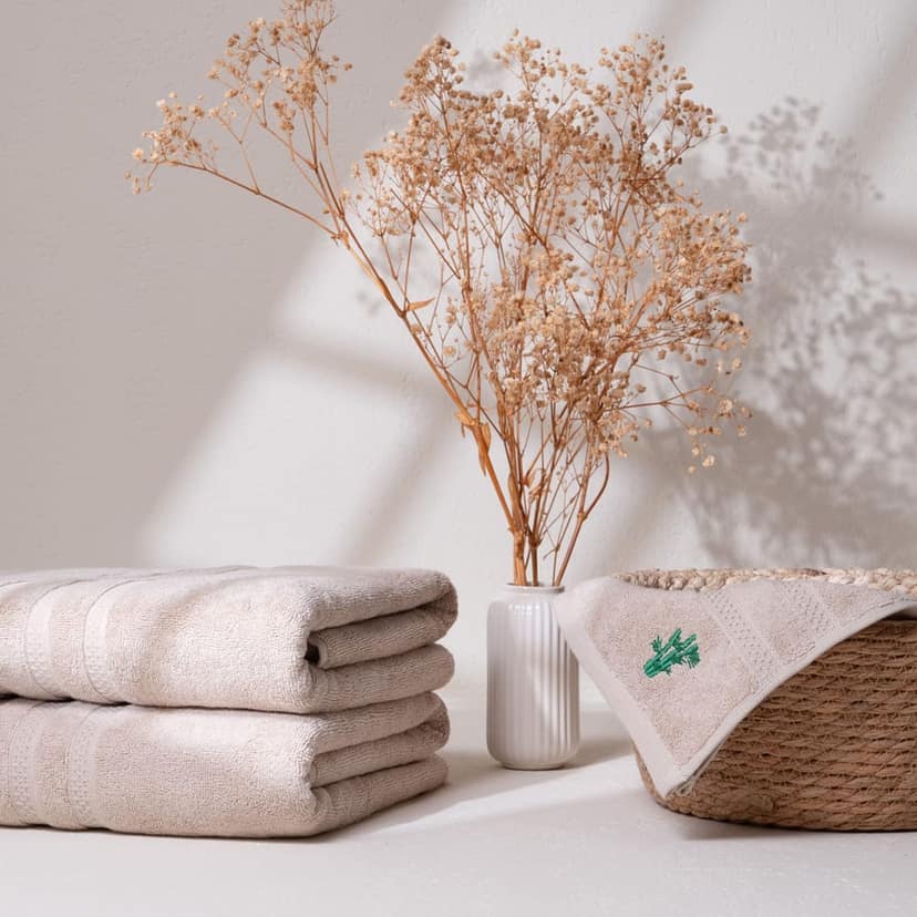 Feather & Spun Bamboo Cotton Bath Towel | Lavender Fragrance | Oeko-TEX® Standard 100 | Anti Microbial | Fade Resistant | Double Needle Stitch | 600 GSM - 76 cms x 137 cms view 4