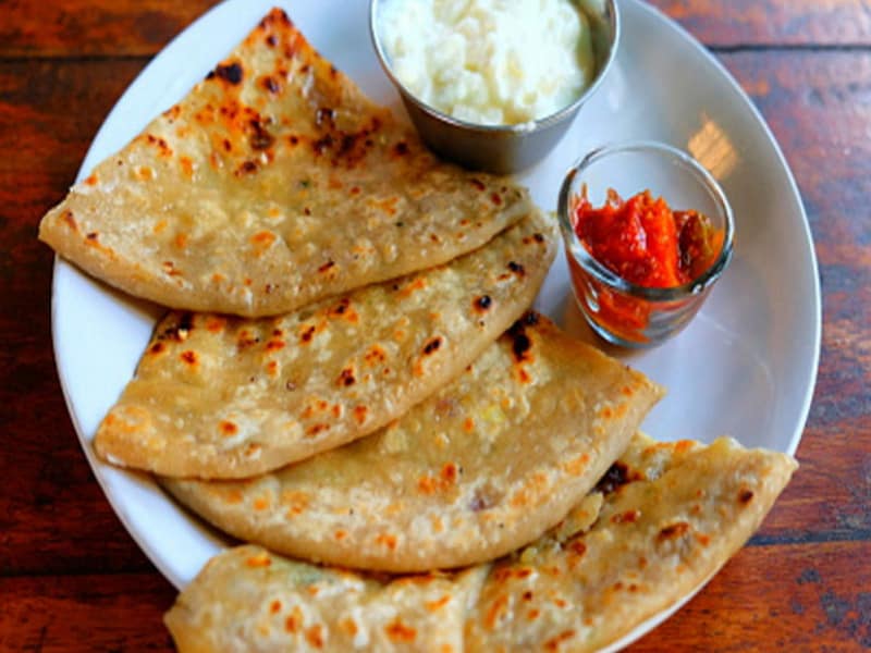 2 paneer parantha with raita and pickle