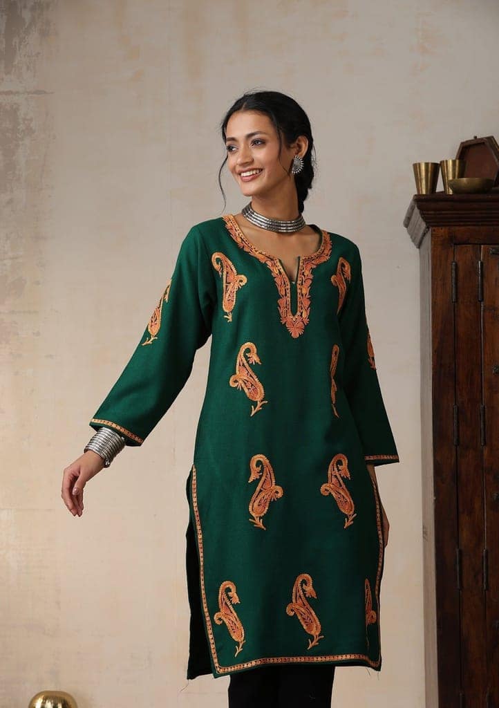 HOC Crafts Aari Embroidered Woollen Solid Women's Long Kurta - Green view 3