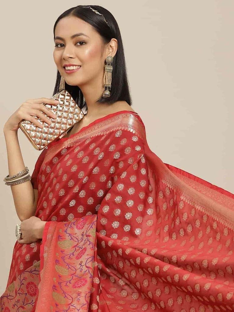 Women's Red Gold Toned Kanjiwaram Woven Silk Saree with unstiched blouse piece view 3