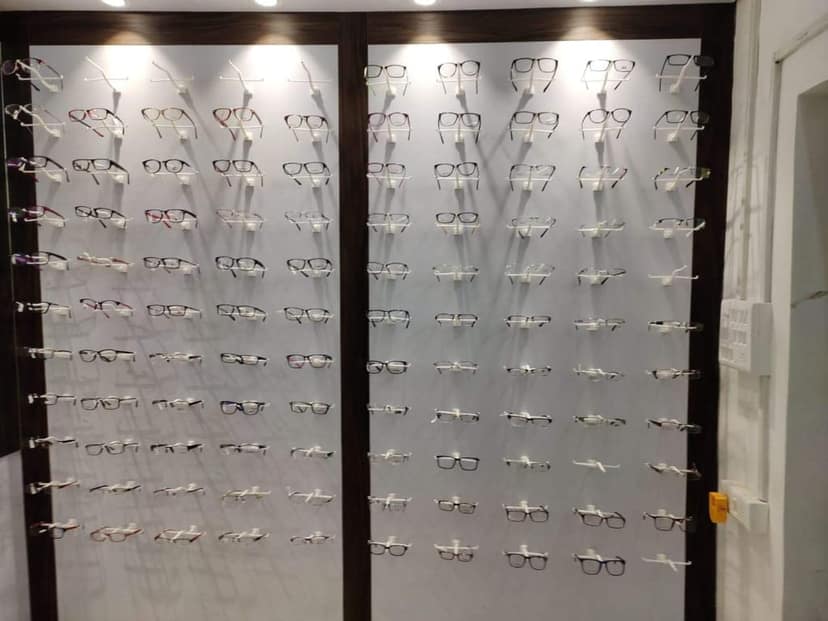 WALL GOGGLES DISPLAY STAND AIRPLANE MODEL (Pack of 50 Nos) view 2