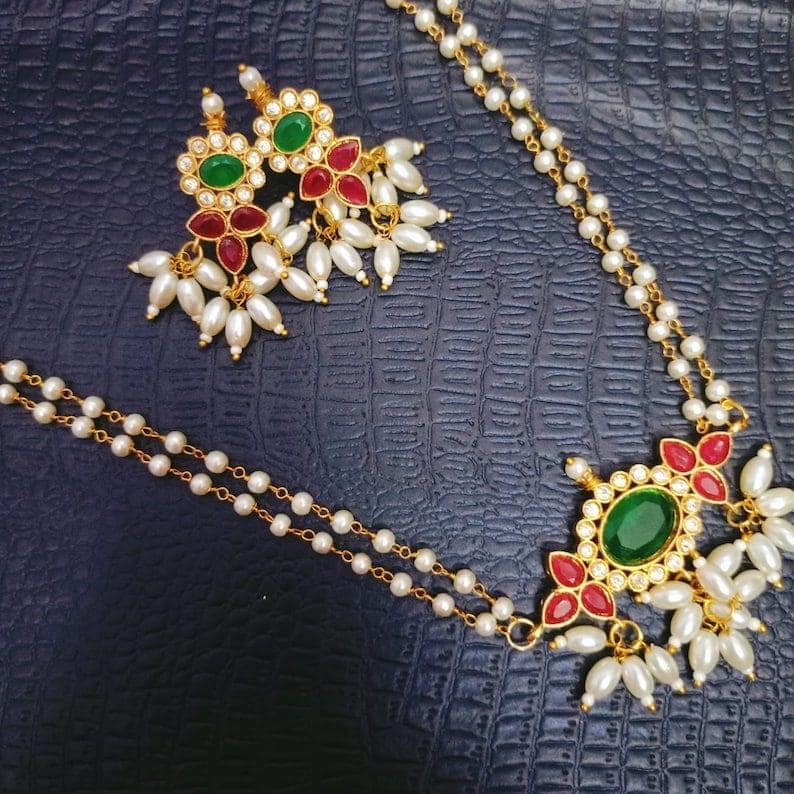 Pearl and Gold Necklace Set with Green Stones