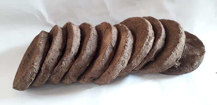 Natural & Organic 100% Cow Dung Dhoop Cakes/Kande/Upale (63 Pcs) |Air Purifier Cakes|Oud & Amber & Rose Incense Cakes-No Carbon Emission| Gobar Cakes For Pooja & Havan view 2