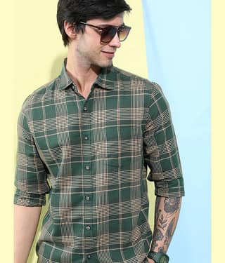 Highlander Cotton Blend Slim Fit Checks Full Sleeves Men's Casual Shirt - Green ( Pack of 1 )