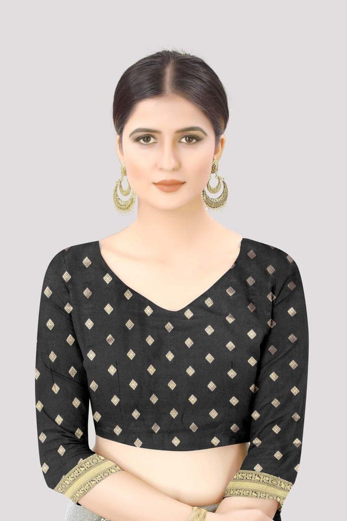 Black-Gold Toned Woven Kanjeevaram Silk Saree view 5